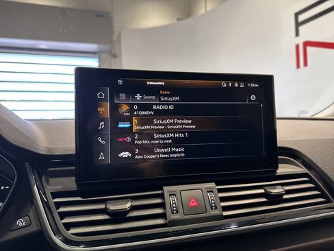 Used 2024 Audi Q5 2.0T Premium image 21