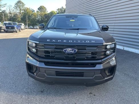 New 2025 Ford Expedition Active image 8