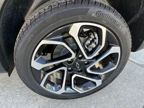 New 2026 Chevrolet Trax RS w/ Sunroof Package FWD image 13