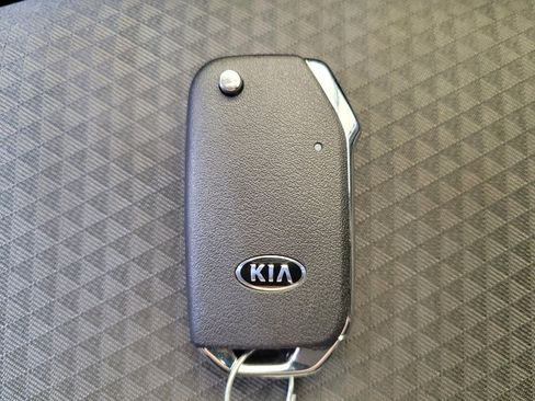 Used 2021 Kia Soul LX FWD image 32