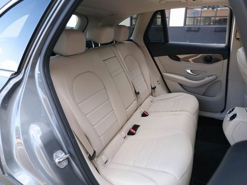 Used 2018 Mercedes-Benz GLC 300 image 28