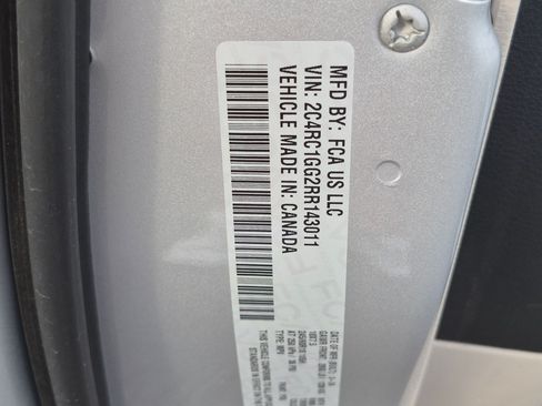 Used 2024 Chrysler Pacifica Limited FWD image 39