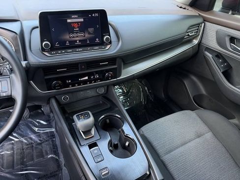Used 2023 Nissan Rogue SV FWD image 17