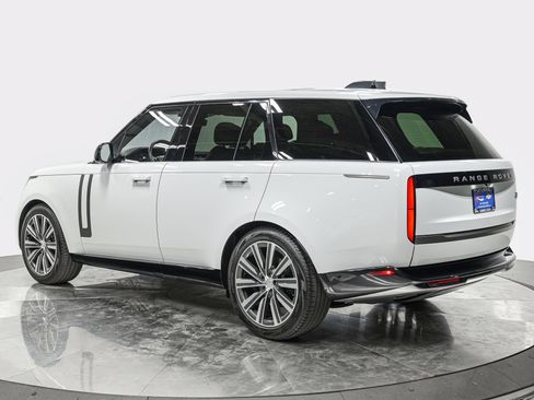 Used 2023 Land Rover Range Rover SE AWD/4WD image 4