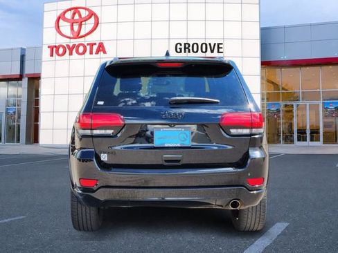 Used 2018 Jeep Grand Cherokee Altitude AWD/4WD image 5