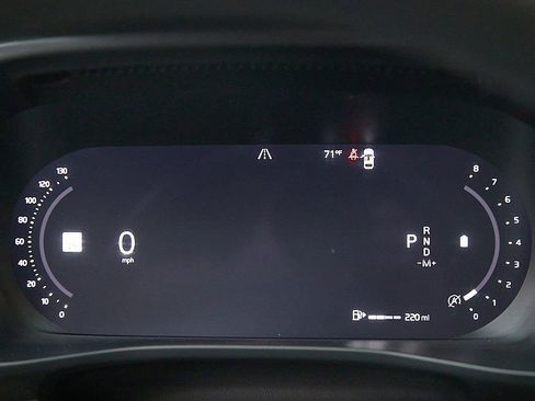 Certified 2023 Volvo XC40 B5 Plus w/ Driver Assist Package image 14