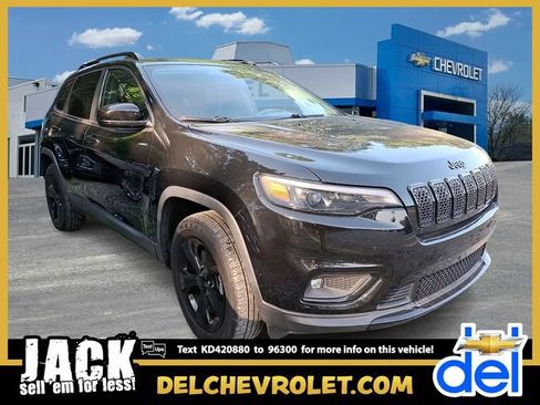 Used 2019 Jeep Cherokee Latitude Plus AWD/4WD image 1