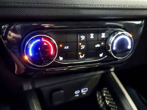Certified 2024 Chevrolet TrailBlazer LT w/ LT Cold Weather Package FWD image 23