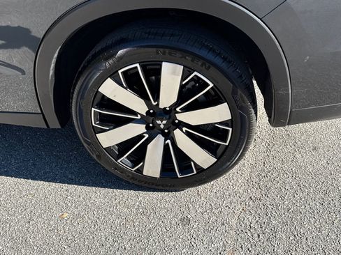 Used 2025 Mitsubishi Outlander SE image 20