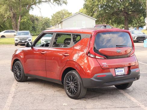 Certified 2021 Kia Soul LX FWD image 6