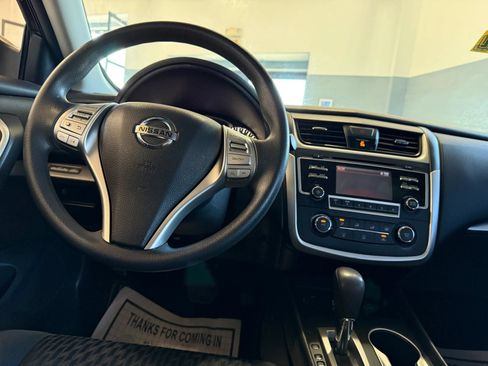 Used 2018 Nissan Altima 2.5 S w/ S Convenience Package FWD image 12