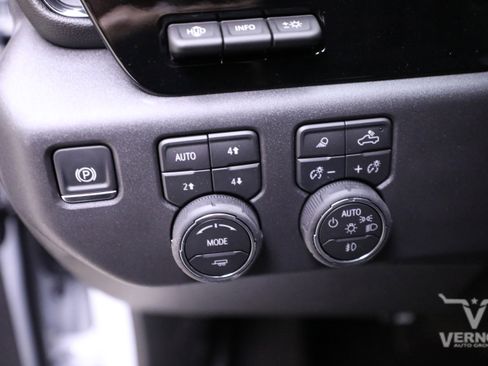 New 2026 Chevrolet Silverado 1500 ZR2 image 17