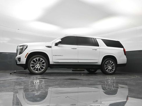 Used 2025 GMC Yukon XL Denali AWD/4WD image 50