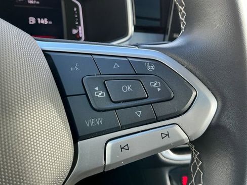 Certified 2025 Volkswagen Taos SEL w/ Black Wheel Plus Package image 15