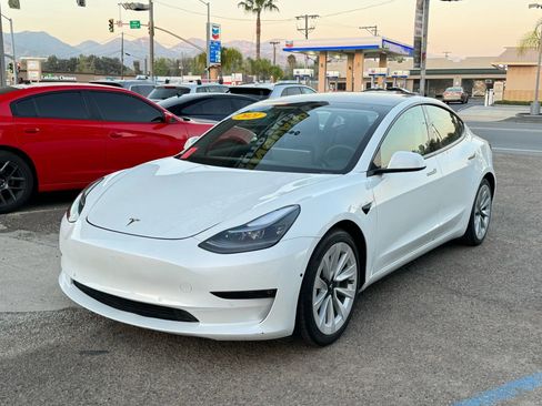 Used 2021 Tesla Model 3 Standard Range Plus image 6