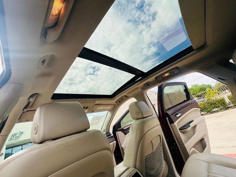 Used 2013 Cadillac SRX Luxury image 18