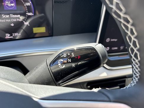 New 2026 Volkswagen Tiguan SE image 18