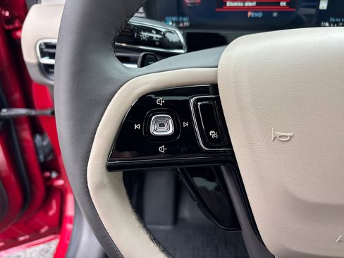 Certified 2023 Lincoln Corsair AWD w/ Equipment Group 101A image 17