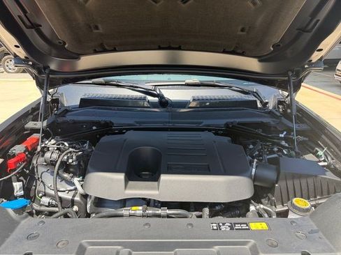 New 2026 Land Rover Defender 130 X-Dynamic SE AWD/4WD image 19