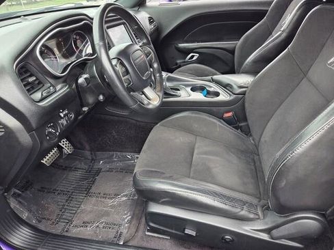 Used 2018 Dodge Challenger R/T Scat Pack w/ Leather Interior Group RWD image 4