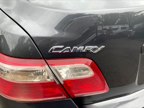 Used 2009 Toyota Camry LE FWD image 23