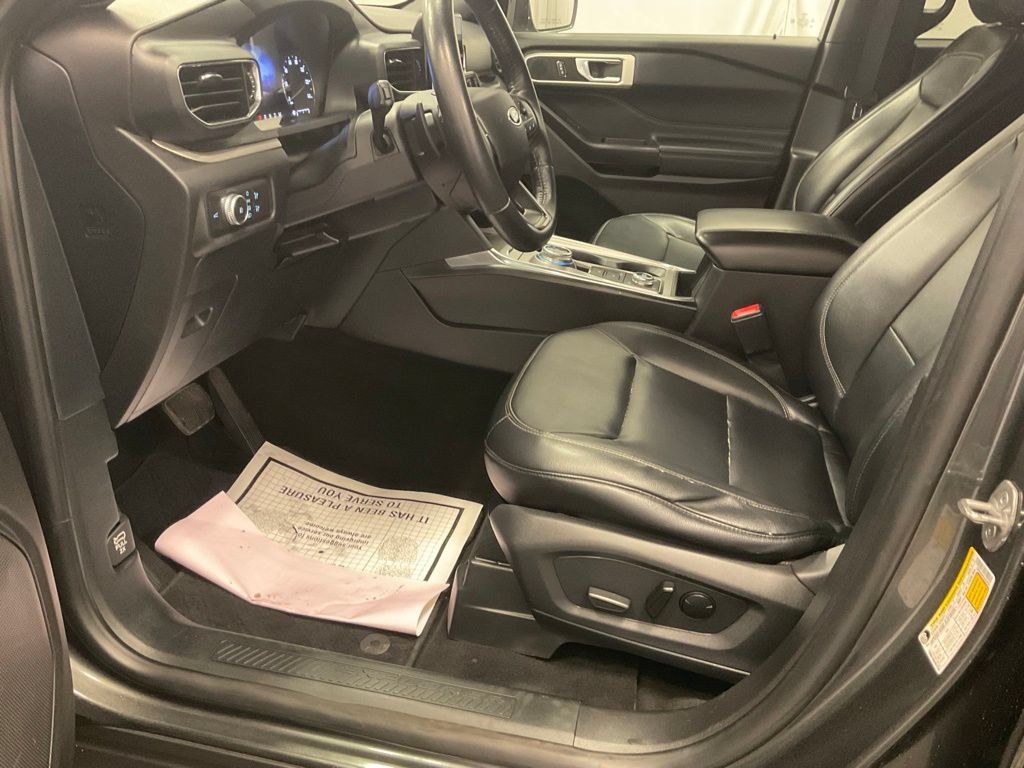 Used 2020 Ford Explorer XLT w/ Equipment Group 202A AWD/4WD image 7