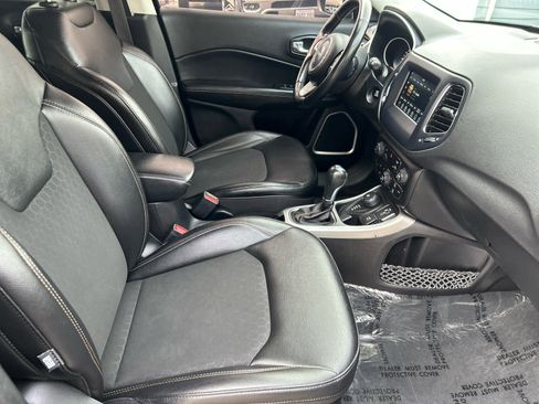 Used 2021 Jeep Compass Latitude w/ Driver Assistance Group image 27