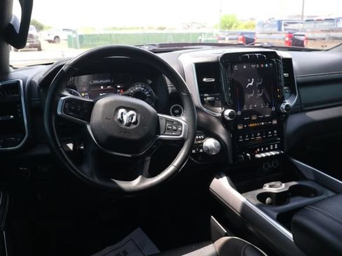 Used 2023 RAM 1500 Laramie AWD/4WD image 9