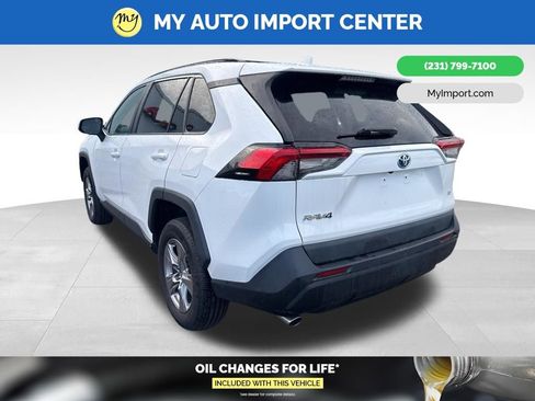 Used 2025 Toyota RAV4 XLE image 4
