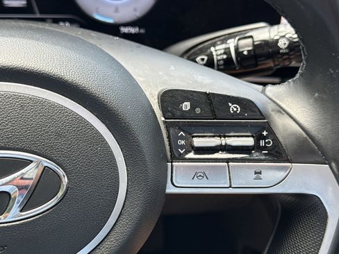 Used 2023 Hyundai Elantra Limited w/ Cargo Package image 21