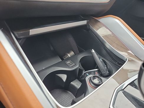 Used 2022 BMW X6 xDrive40i w/ M Sport Package image 34