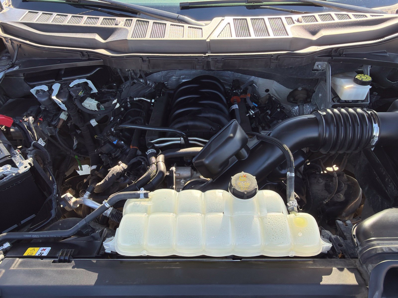 Used 2024 Ford F150 XLT w/ Tow/Haul Package AWD/4WD image 11