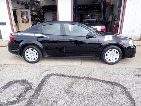 Used 2013 Dodge Avenger SE FWD image 20