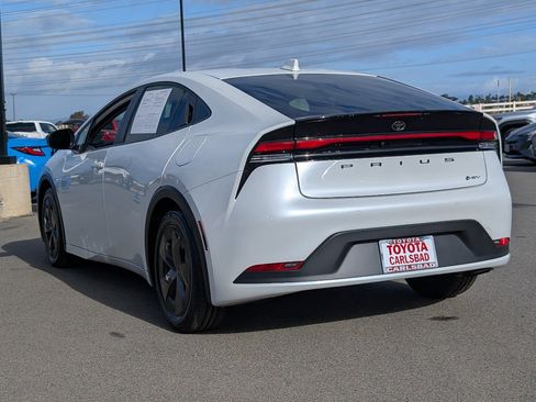 Used 2023 Toyota Prius LE image 12