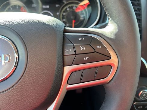 Used 2022 Jeep Cherokee Latitude Lux image 17