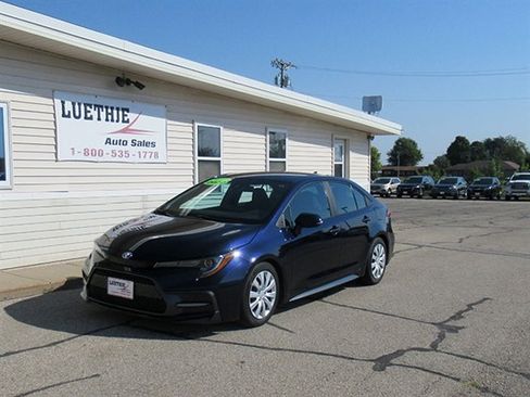 Used 2022 Toyota Corolla SE image 2