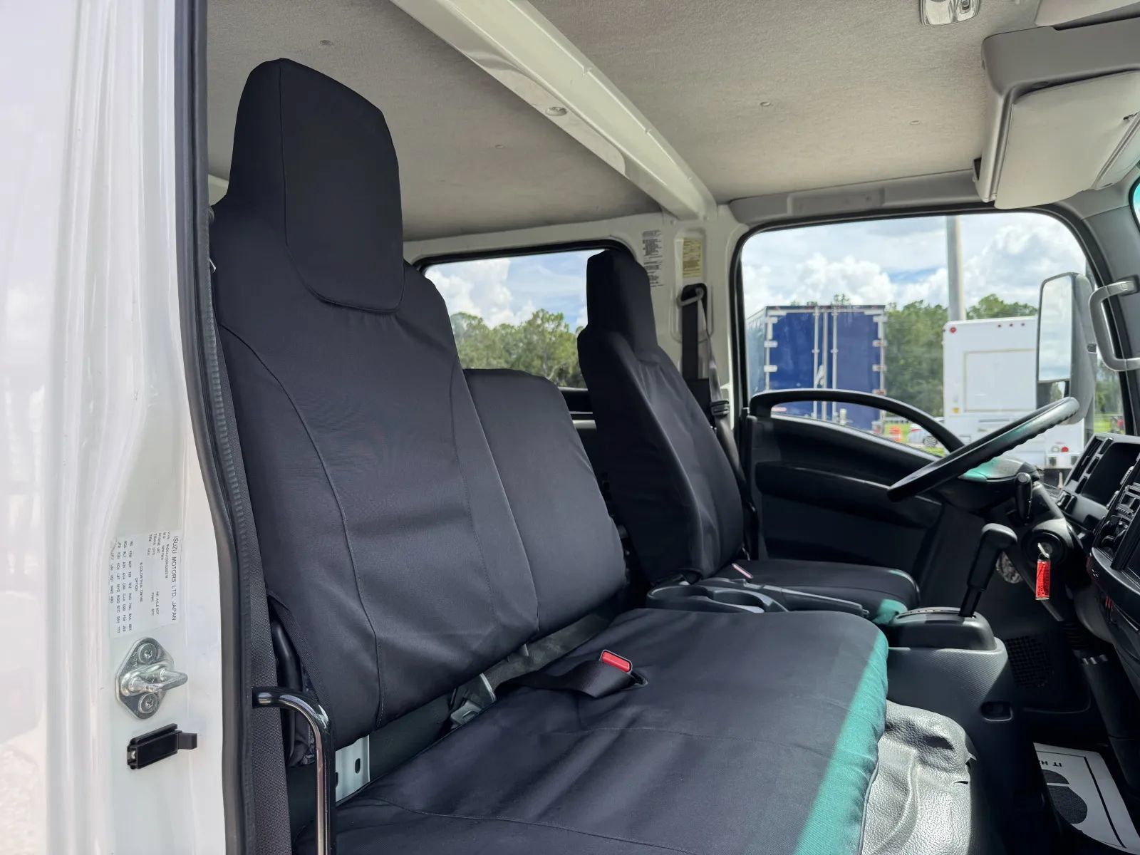 Used 2024 Isuzu NPR RWD image 25