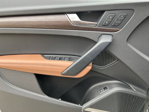 Certified 2025 Audi Q5 2.0T Premium Plus w/ Premium Plus Package image 14