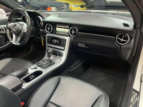 Used 2015 Mercedes-Benz SLK 250 w/ Premium Package image 15