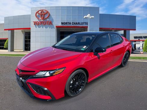 Used 2024 Toyota Camry XSE w/ Navigation Package image 6