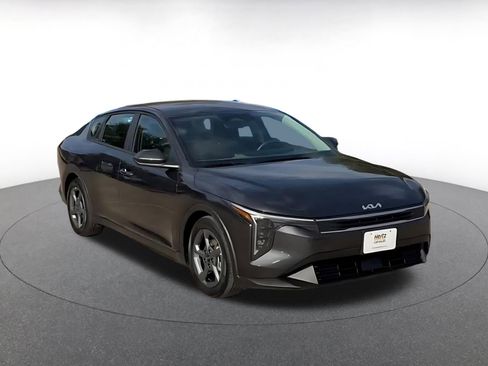 Used 2025 Kia K4 LXS image 3