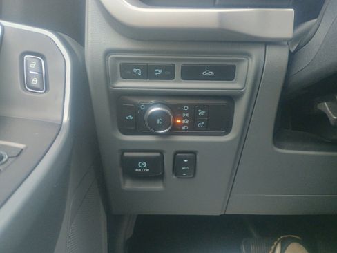 Certified 2022 Ford F150 XLT w/ Equipment Group 302A High image 21