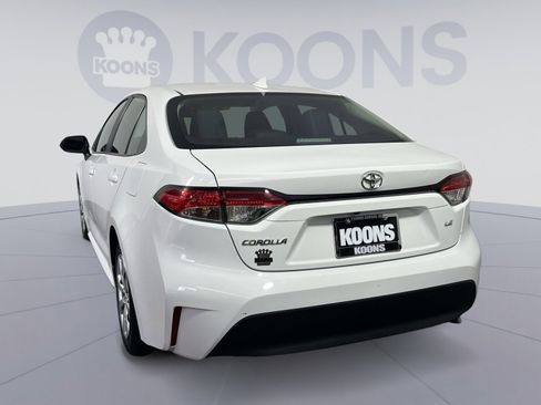 Used 2023 Toyota Corolla LE image 4