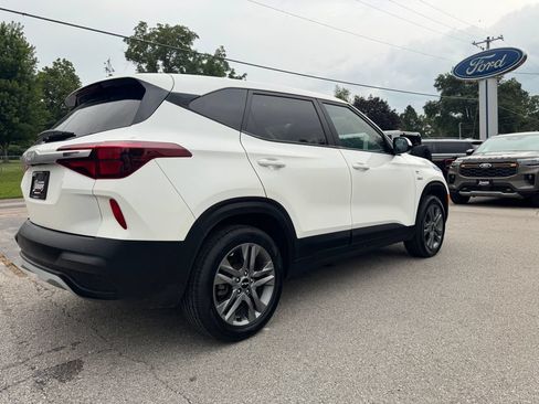 Used 2023 Kia Seltos LX AWD/4WD image 5