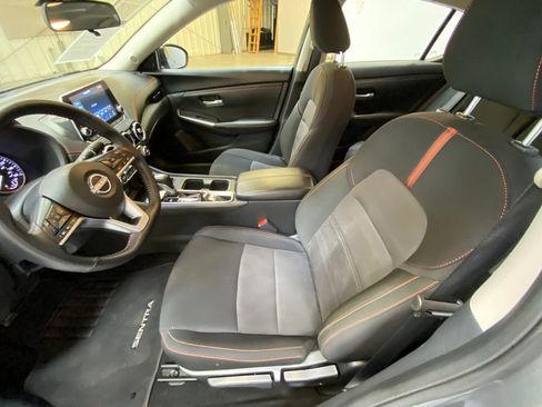 Used 2025 Nissan Sentra SR FWD image 21