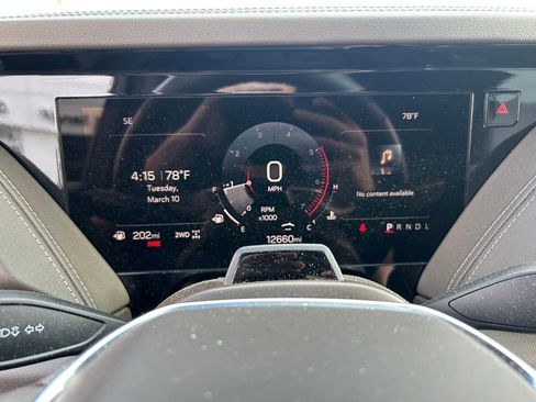 Used 2025 GMC Yukon Elevation AWD/4WD image 11