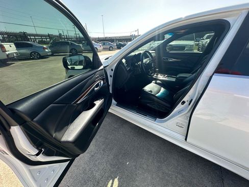 Used 2015 INFINITI Q70 5.6 w/ Sport Package RWD image 24