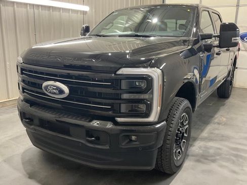 Used 2026 Ford F250 Platinum w/ FX4 Off-Road Package AWD/4WD image 3