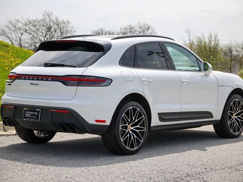 Certified 2026 Porsche Macan AWD/4WD image 16