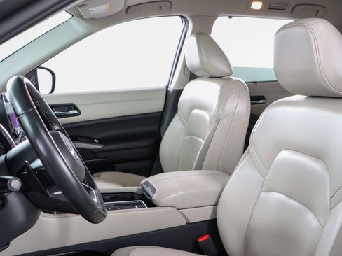 Used 2023 Nissan Pathfinder SL image 23